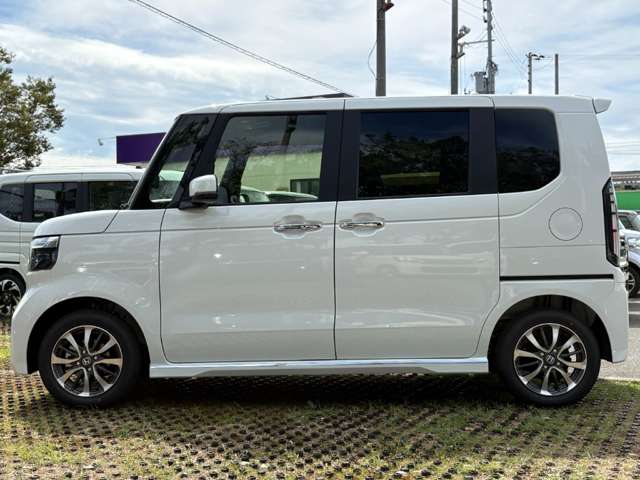 ホンダ Ｎ　ＢＯＸ カスタム ６６０ R8年 () 99