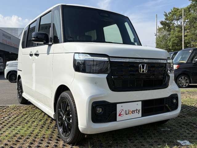 ホンダ Ｎ　ＢＯＸ カスタム ６６０ ブラック スタイル R8年 () 99