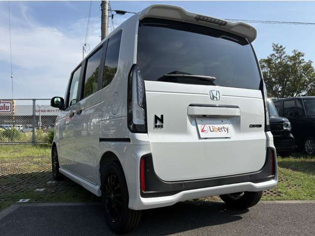 ホンダ Ｎ　ＢＯＸ カスタム ６６０ ブラック スタイル R8年 () 99