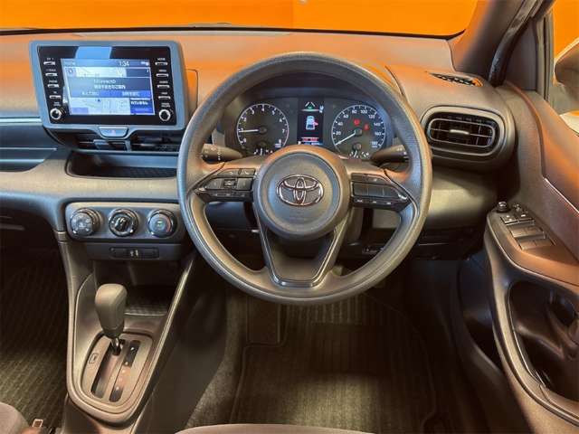 トヨタ ヤリス １．０ Ｘ R3年 (近畿) 99