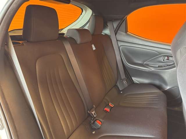 トヨタ ヤリス １．０ Ｘ R3年 (近畿) 99