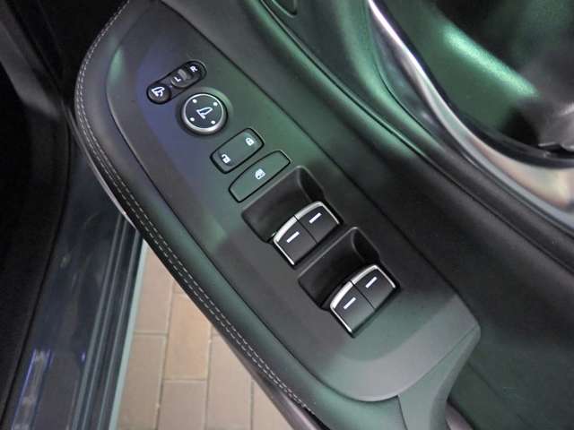 ホンダ ＺＲ−Ｖ １．５ Ｚ R6年 () 99