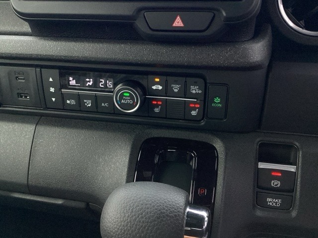 ホンダ Ｎ　ＢＯＸ カスタム ６６０ ４ＷＤ R8年 () 99