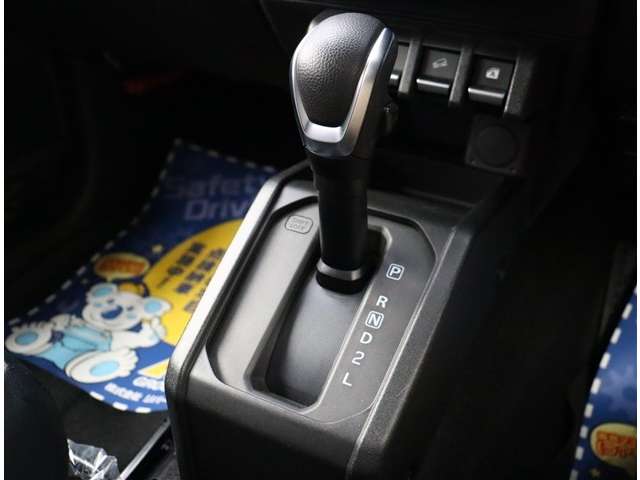 スズキ ジムニー　ノマド １．５ ＦＣ ４ＷＤ R7年 () 99
