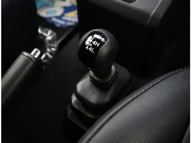 スズキ ジムニー　ノマド １．５ ＦＣ ４ＷＤ R7年 () 99
