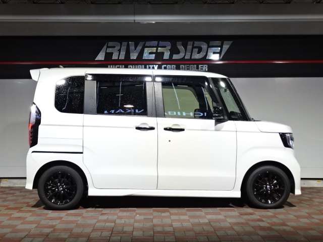 ホンダ Ｎ　ＢＯＸ カスタム ６６０ Ｌ スタイルプラス ブラック R6年 () 99