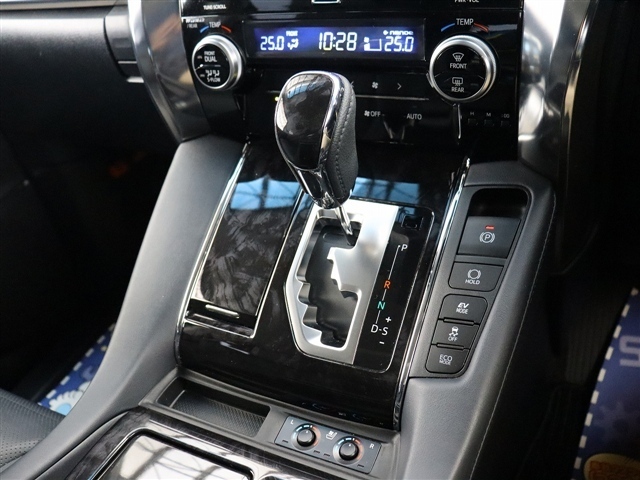 トヨタ アルファード　ハイブリッド ハイブリッド ２．５ ＳＲ Ｃパッケージ Ｅ－ＦＯＵＲ ４ＷＤ R2年 () 99