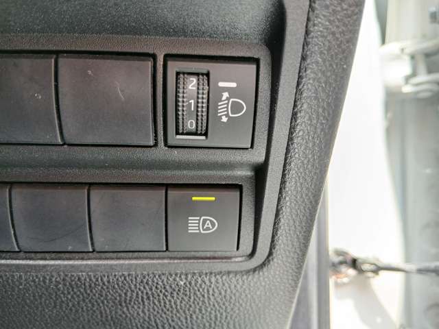 トヨタ ヤリス １．０ Ｘ R2年 (東海) 99