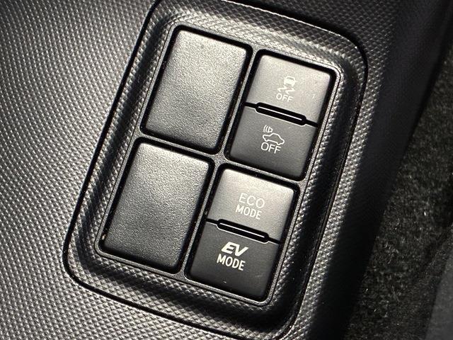 トヨタ アクア １．５ Ｓ H28年 (中国) 99