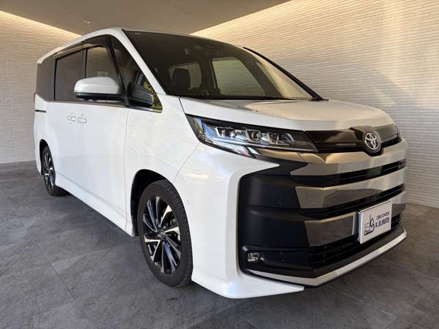 トヨタ ノア ２．０ Ｓ－Ｚ R4年 (中国) 99