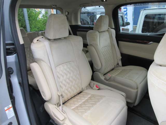 トヨタ ヴェルファイア　ハイブリッド ハイブリッド ２．５ Ｖ Ｅ－ＦＯＵＲ ４ＷＤ H28年 () 99