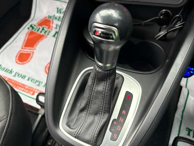 アウディ Ａ１　スポーツバック １．４　ＴＦＳＩ H27年 () 99