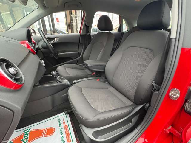 アウディ Ａ１　スポーツバック １．４　ＴＦＳＩ H27年 () 99