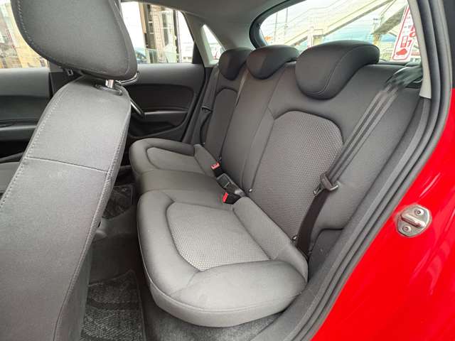 アウディ Ａ１　スポーツバック １．４　ＴＦＳＩ H27年 () 99