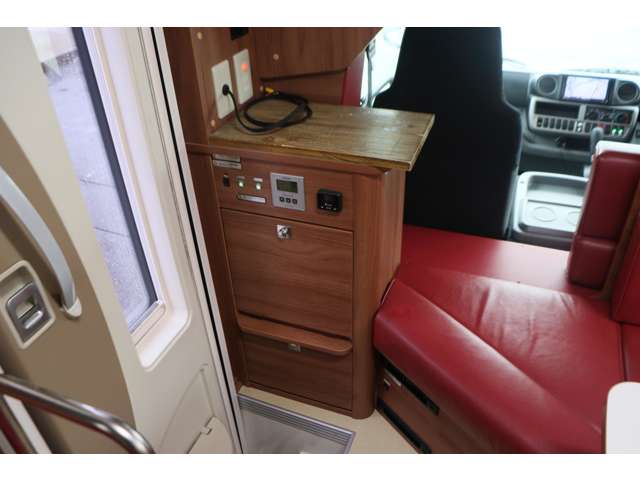 トヨタ カムロード ナッツＲＶ クレアエボリューション５．３Ｘ H30年 () 99
