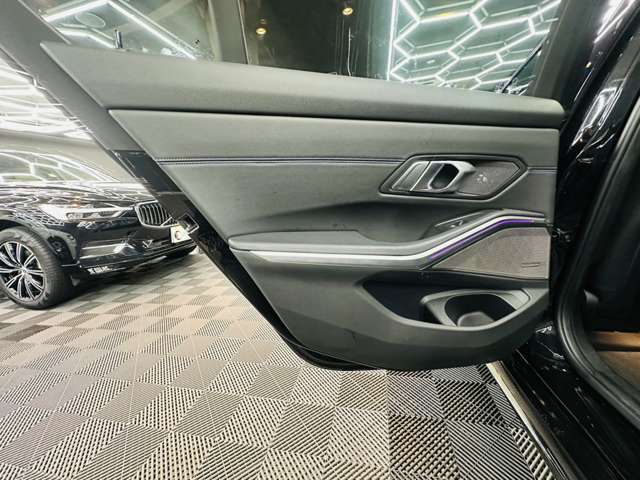 ＢＭＷ ３シリーズ ３２０Ｄ Ｘドライブ Ｍスポーツ ディーゼルターボ ４ＷＤ R2年 () 99