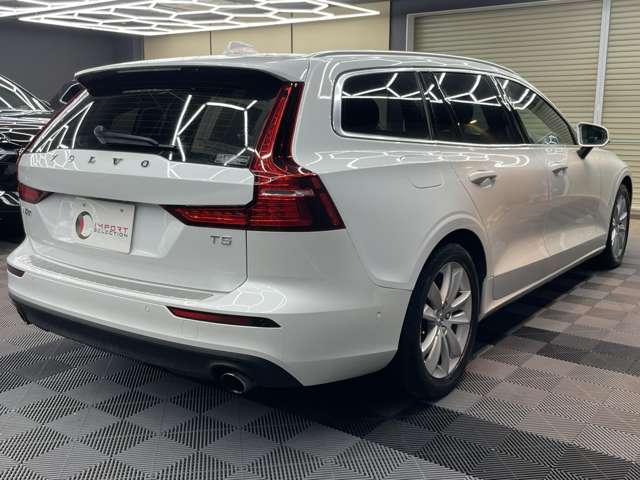 ボルボ Ｖ６０ Ｔ５　モメンタム R1年 () 99