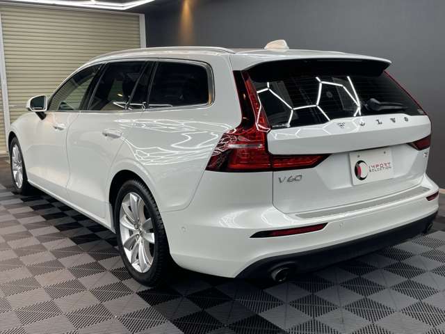 ボルボ Ｖ６０ Ｔ５　モメンタム R1年 () 99