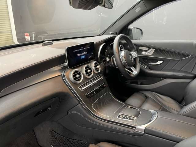 メルセデスベンツ ＧＬＣクラス ２２０ Ｄ ４マチック ＡＭＧライン ディーゼルターボ ４ＷＤ R1年 () 99