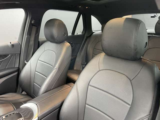 メルセデスベンツ ＧＬＣクラス ２２０ Ｄ ４マチック ＡＭＧライン ディーゼルターボ ４ＷＤ R1年 () 99