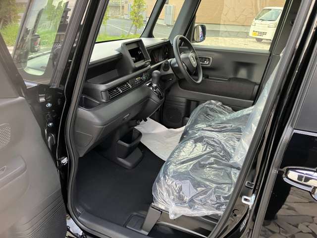 ホンダ Ｎ　ＢＯＸ カスタム ６６０ R8年 () 99