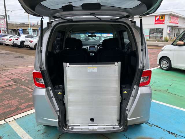 ホンダ フリード １．５ Ｘ 車イス仕様車 ２列シートタイプ H27年 () 99