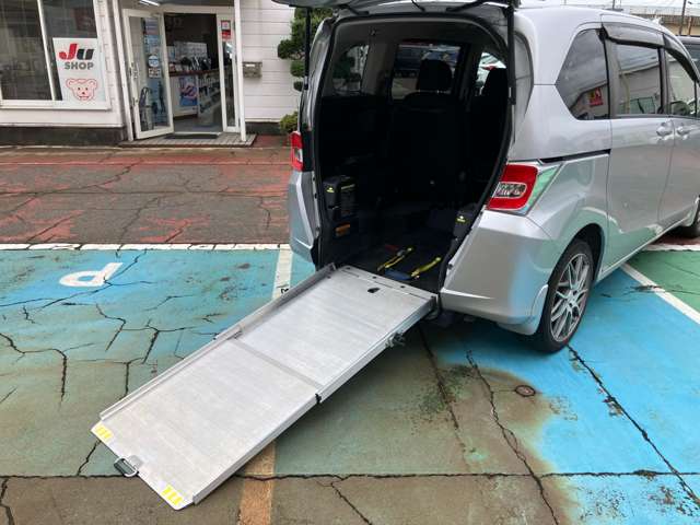 ホンダ フリード １．５ Ｘ 車イス仕様車 ２列シートタイプ H27年 () 99