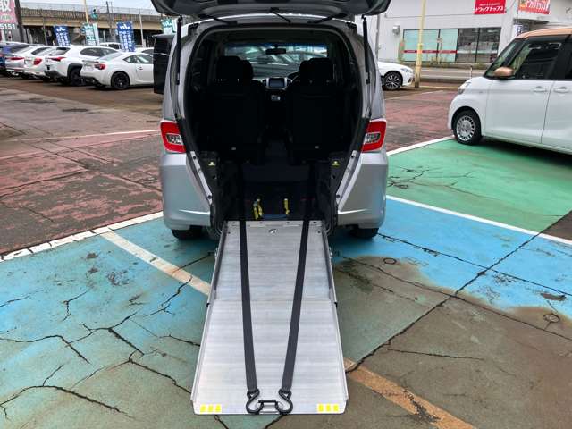 ホンダ フリード １．５ Ｘ 車イス仕様車 ２列シートタイプ H27年 () 99
