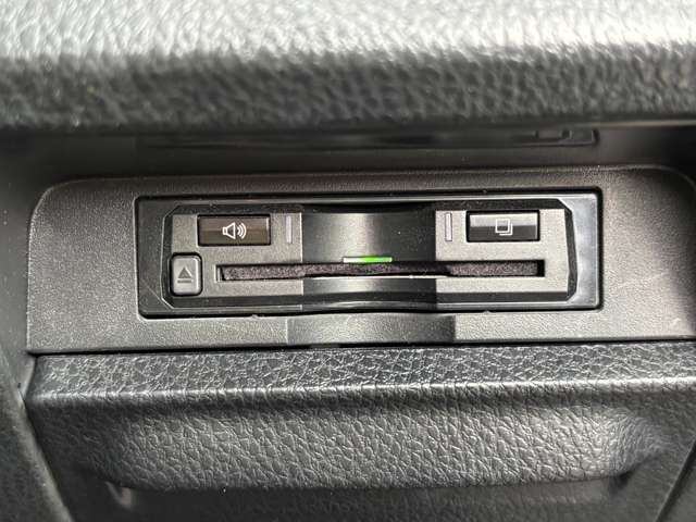 トヨタ ヴォクシー ２．０ ＺＳ 煌ＩＩ R1年 () 99