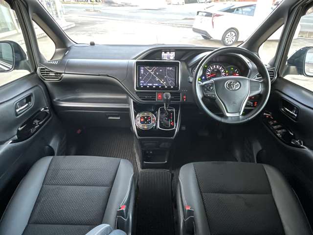 トヨタ ヴォクシー ２．０ ＺＳ 煌ＩＩＩ ４ＷＤ R3年 () 99