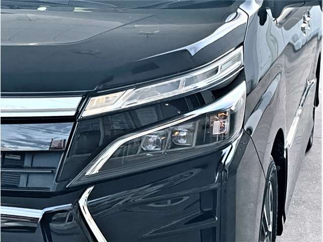 トヨタ ヴォクシー ２．０ ＺＳ 煌ＩＩＩ ４ＷＤ R3年 () 99