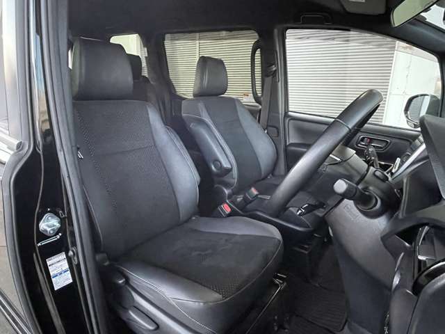 トヨタ ヴォクシー ２．０ ＺＳ 煌ＩＩＩ ４ＷＤ R3年 () 99