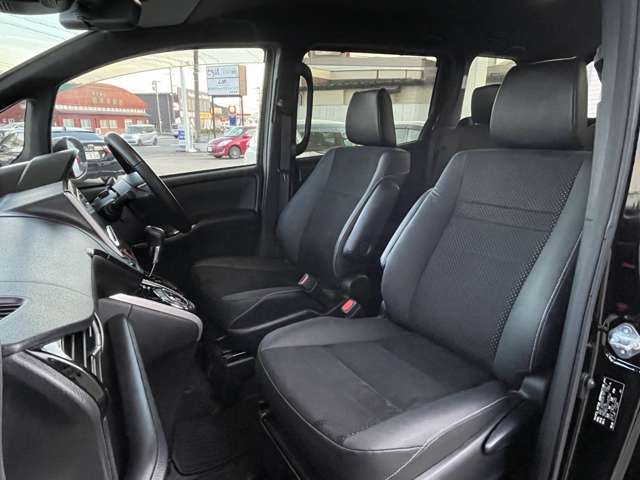 トヨタ ヴォクシー ２．０ ＺＳ 煌ＩＩＩ ４ＷＤ R3年 () 99