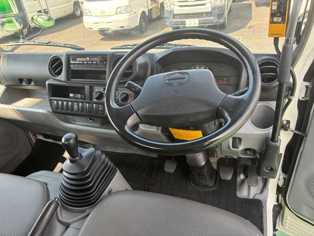 日野自動車 デュトロ ４．０Ｄターボ H28年 (関東) 99