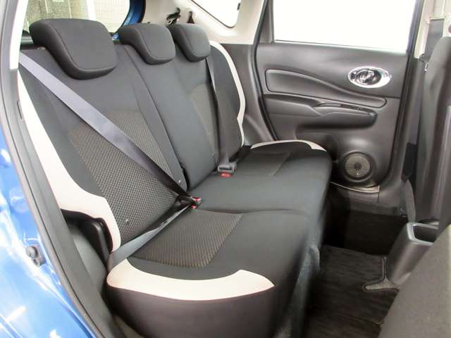 日産 ノート １．２ Ｅ－ＰＯＷＥＲ Ｘ H30年 (関東) 99