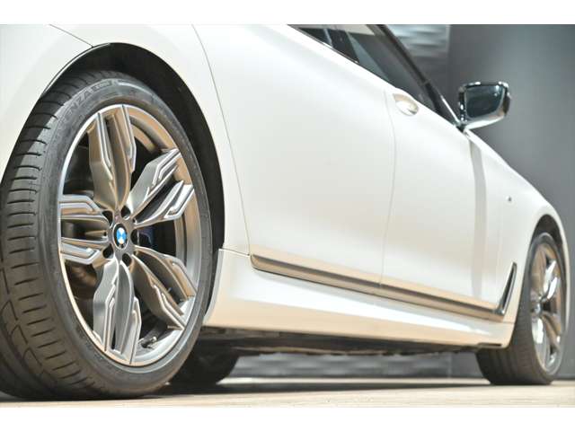 ＢＭＷ ７シリーズ Ｍ７６０ＬＩ Ｘドライブ ４ＷＤ R1年 (関東) 99