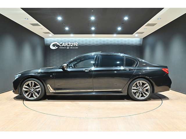 ＢＭＷ ７シリーズ Ｍ７６０ＬＩ Ｘドライブ ４ＷＤ H30年 (関東) 99