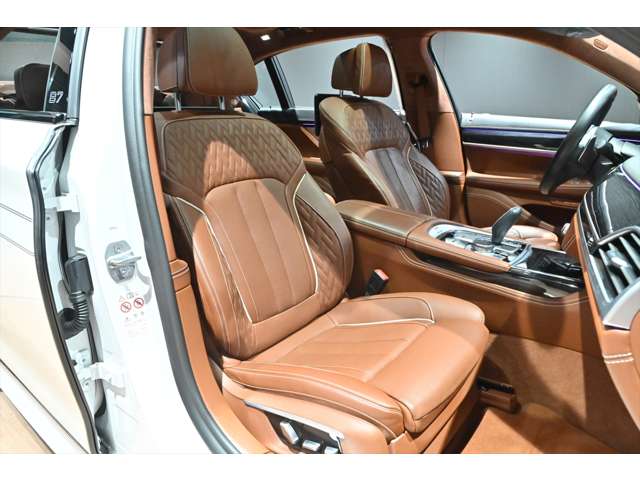 ＢＭＷ ７シリーズ Ｍ７６０ＬＩ Ｘドライブ ４ＷＤ H30年 (関東) 99