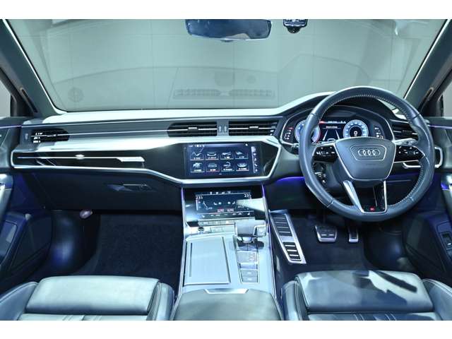 アウディ Ａ６　アバント ５５ ＴＦＳＩ クワトロ Ｓライン ４ＷＤ R1年 (関東) 99
