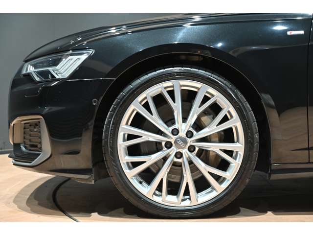 アウディ Ａ６　アバント ５５ ＴＦＳＩ クワトロ Ｓライン ４ＷＤ R1年 (関東) 99