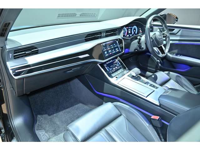 アウディ Ａ６　アバント ５５ ＴＦＳＩ クワトロ Ｓライン ４ＷＤ R1年 (関東) 99