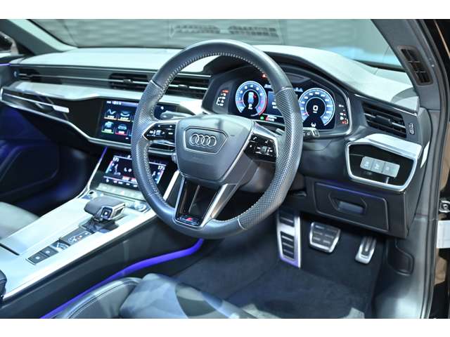アウディ Ａ６　アバント ５５ ＴＦＳＩ クワトロ Ｓライン ４ＷＤ R1年 (関東) 99