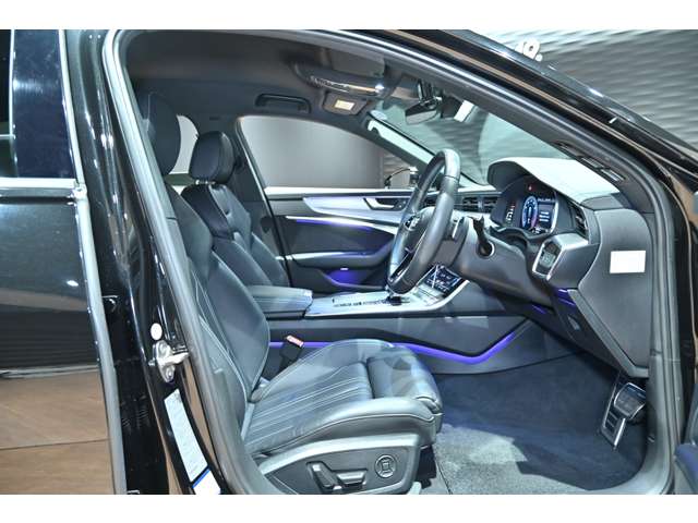 アウディ Ａ６　アバント ５５ ＴＦＳＩ クワトロ Ｓライン ４ＷＤ R1年 (関東) 99