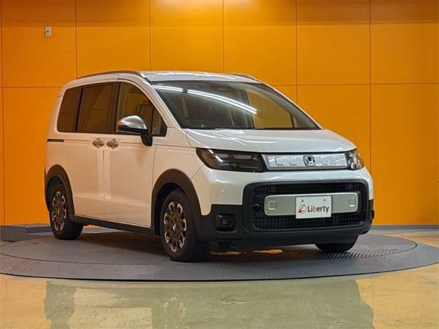 ホンダ フリード　ハイブリッド １．５ Ｅ：ＨＥＶ クロスター R8年 (近畿) 99