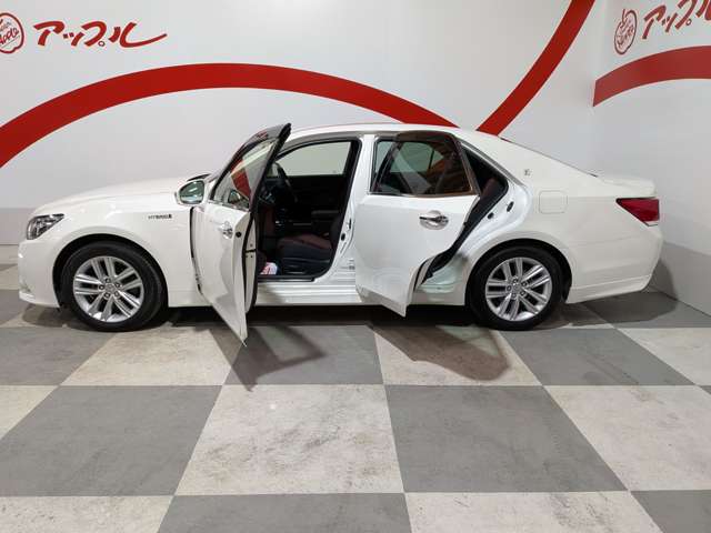 トヨタ クラウン　ハイブリッド ハイブリッド ２．５ Ｓ ＦＯＵＲ ４ＷＤ H27年 (東北) 99