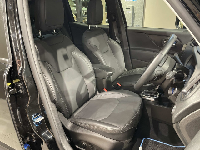 ジープ レネゲード リミテッド ４ＸＥ ４ＷＤ R3年 (関東) 99