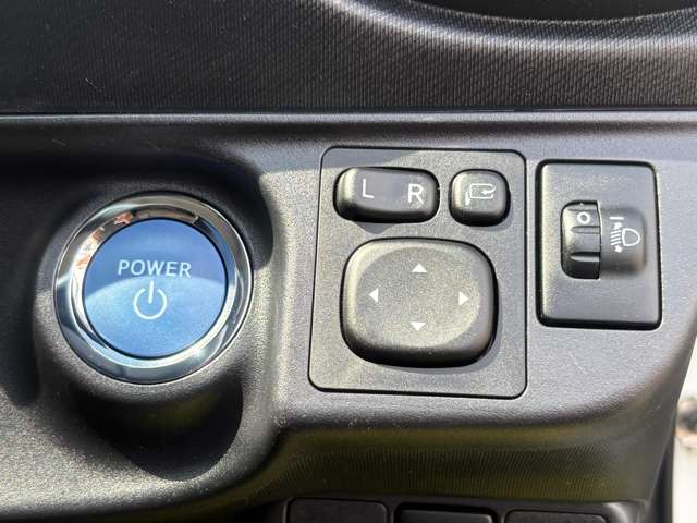 トヨタ アクア １．５ Ｇ H26年 (東海) 99