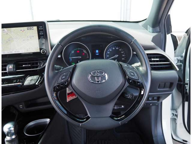 トヨタ Ｃ−ＨＲ ハイブリッド １．８ Ｇ R2年 (東海) 99