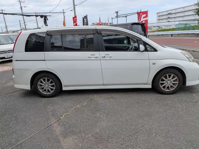 トヨタ アイシス ２．０ プラタナ H17年 (関東) 99
