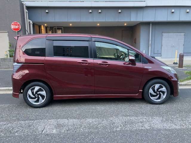 ホンダ フリード　ハイブリッド １．５ プレミアムエディション H28年 (東北) 99